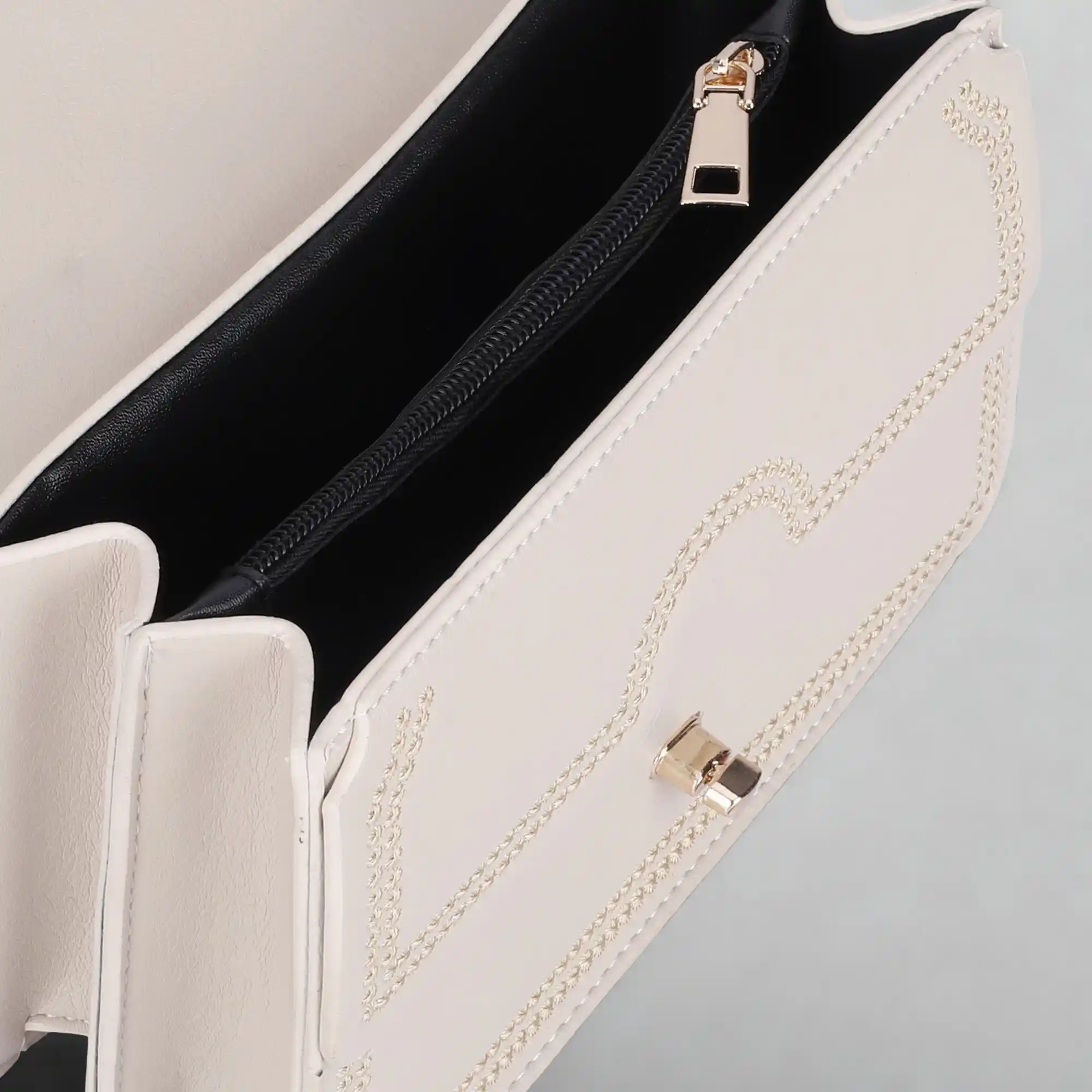 Ryla (White) - Image 5